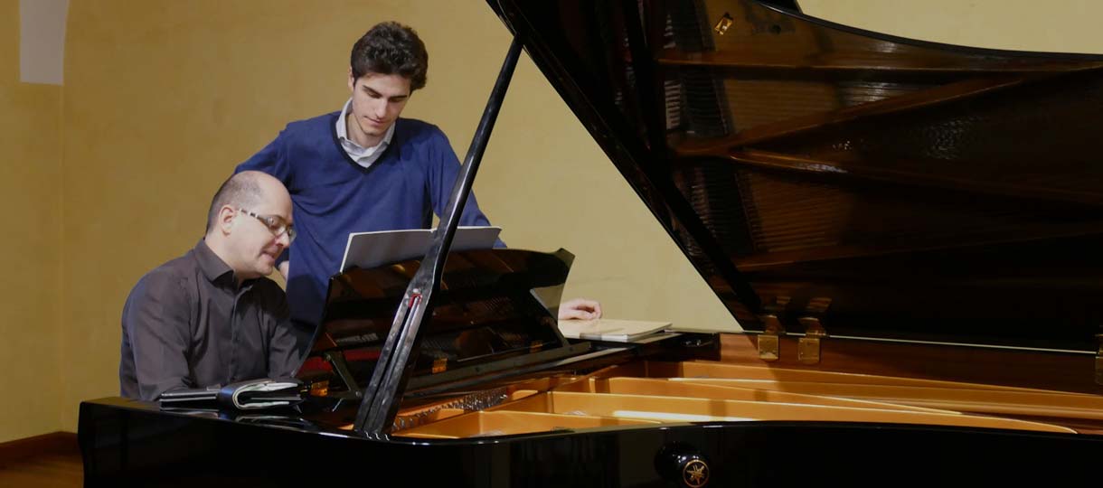 Lezione di pianoforte per la Specializzazione post laurea con Roberto Plano