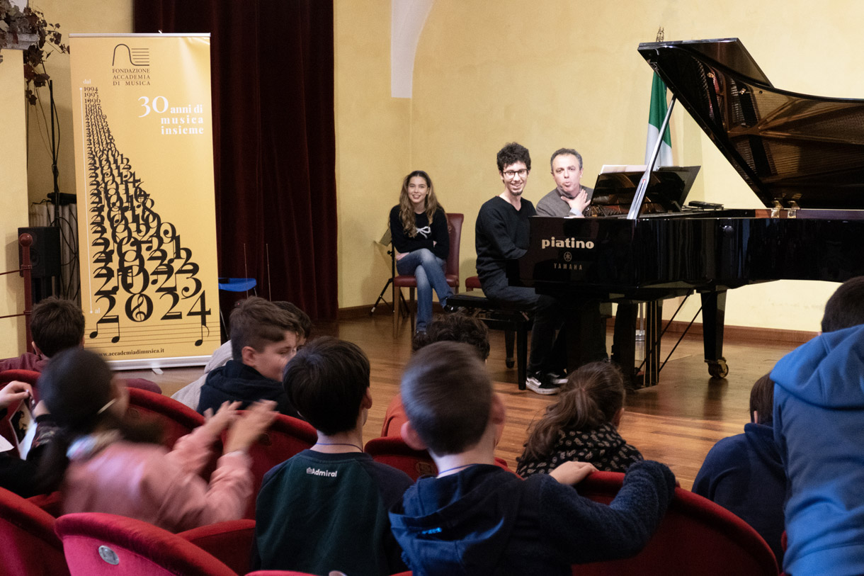 lezione concerto musica classica scuola elementare